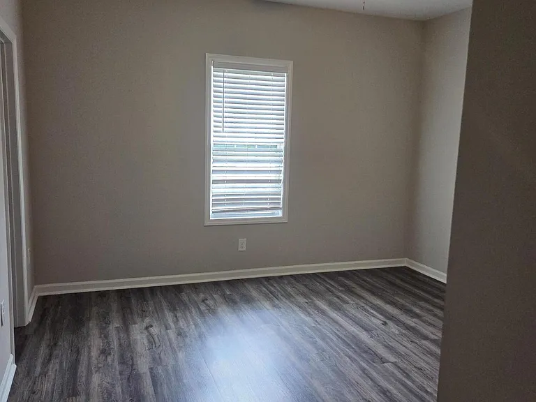 1253 Masters Ln #B — Photo 11