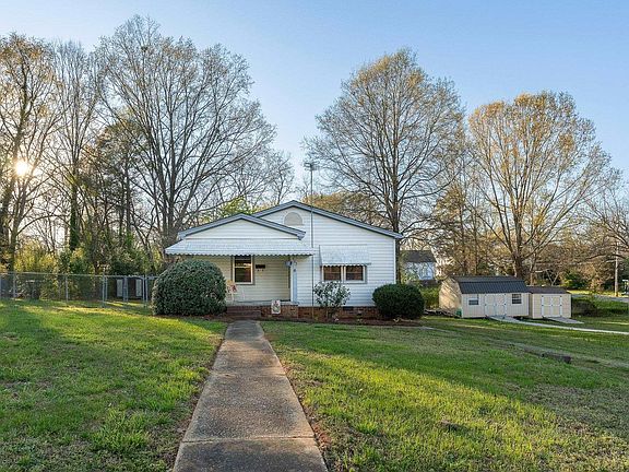 2nd image of 105 Shands St