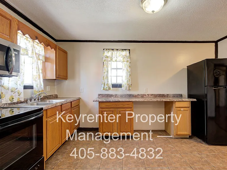 3607 SW 12th St — Photo 15