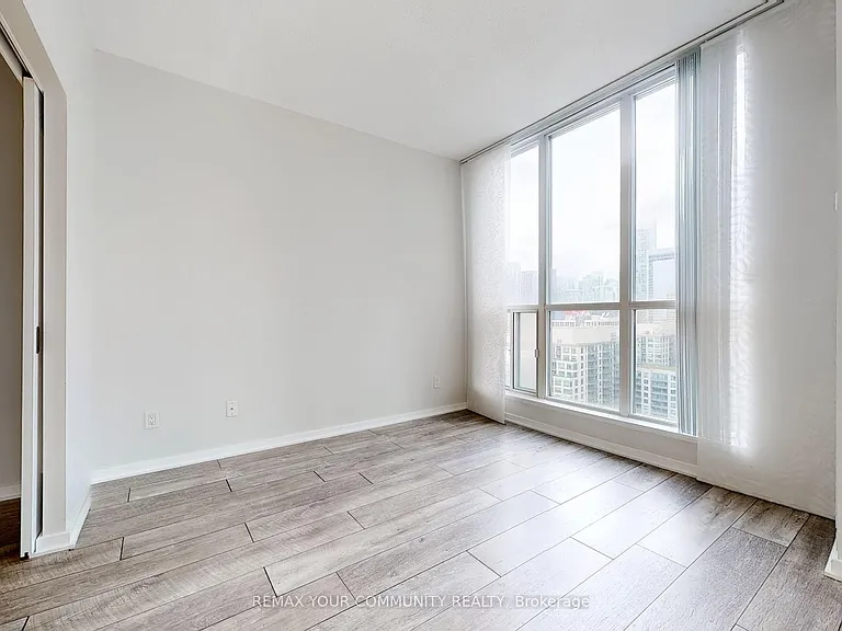 208 Queens Quay St W #2212 — Photo 11