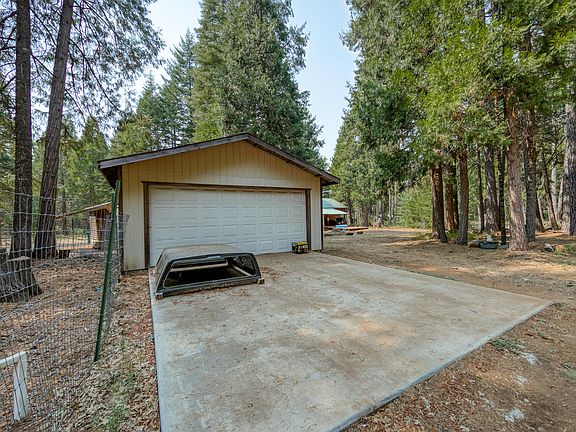 5th image of 32695 White Fir Dr