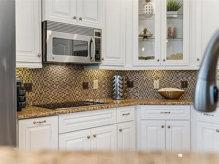 6420 Sunset Bay Cir — Photo 22