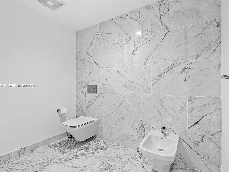 1135 103rd St #406 — Photo 23