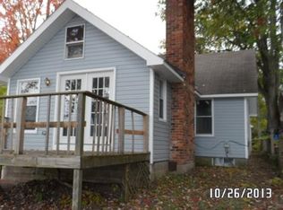 6260 Buckshore Dr, Whitmore Lake, MI 48189