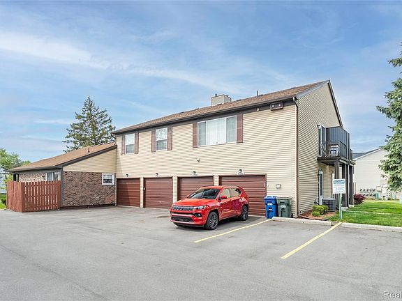 2nd image of 42564 Saratoga Rd #31