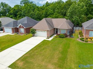 1527 Oak Lea Rd SW, Decatur, AL 35603