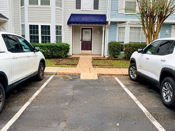 2nd image of 270 Hillcrest Rd APT 806