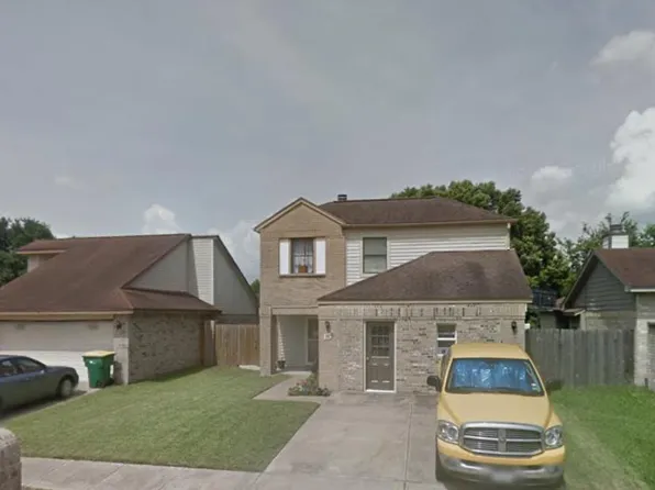 15 Crestbriar Ct, Baytown, TX 77521