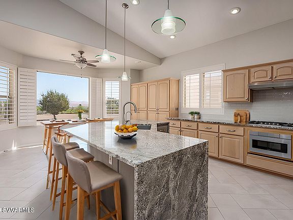 4th image of 1160 E High Desert Lane