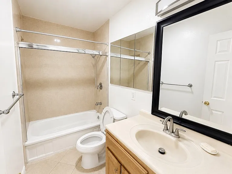 17402 Horst Ave — Photo 12
