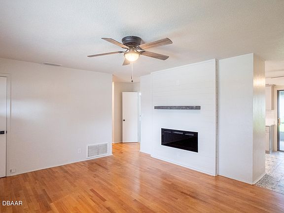 5th image of 1809 Green Pl