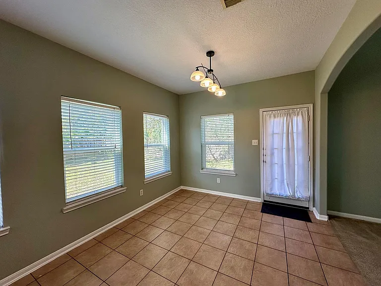 9222 Memorial Grove Dr — Photo 10