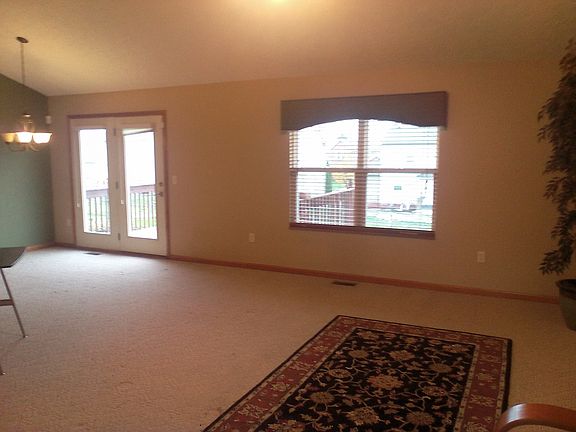3rd image of 1151 Donner Dr