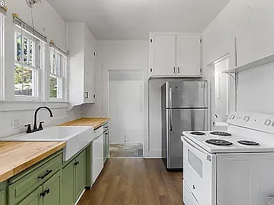 612 N State St — Photo 17
