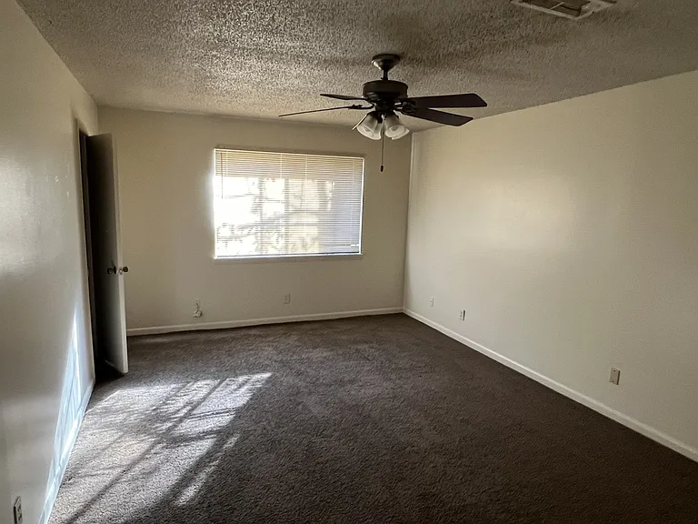 2712 John Ashley Dr — Photo 5