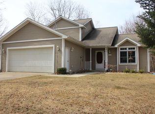 1260 Seventeen Mile Rd NW, Kent City, MI 49330