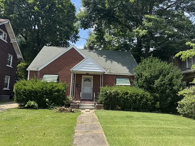 330 Hoover Ave — Photo 1