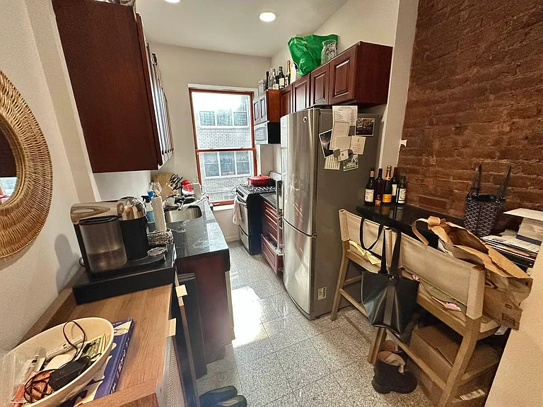 135 W 10th St #8 — Photo 3