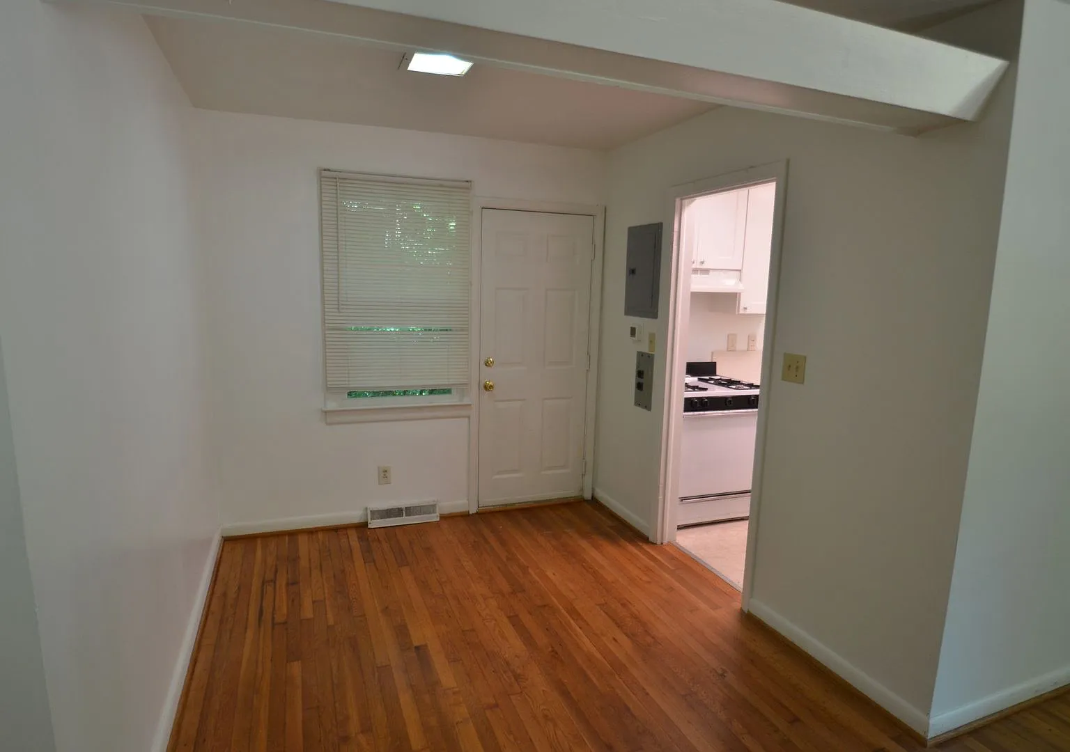117 Purefoy Road — Photo 4