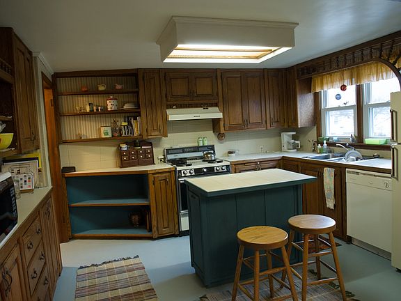 2nd image of 766  Ellis Ave.