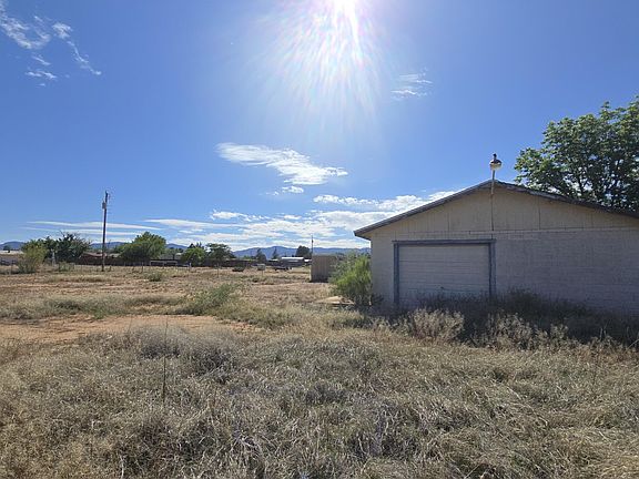 5th image of 1110 E Justin St