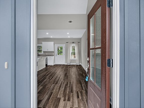 3rd image of 100 Kayton Ct