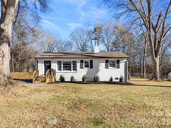 2nd image of 652 Dallas Spencer Mountain Rd