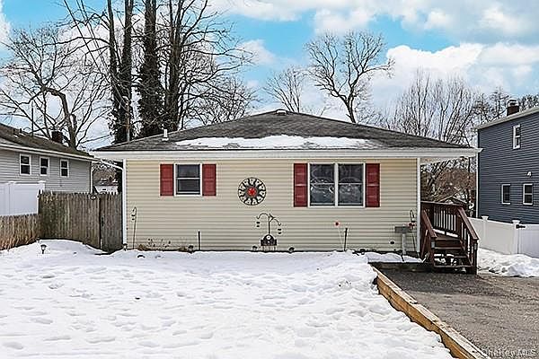 1st image of 6 Oakdale Avenue