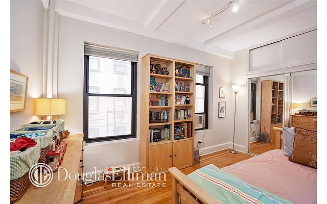 Sold by Douglas Elliman | media 14