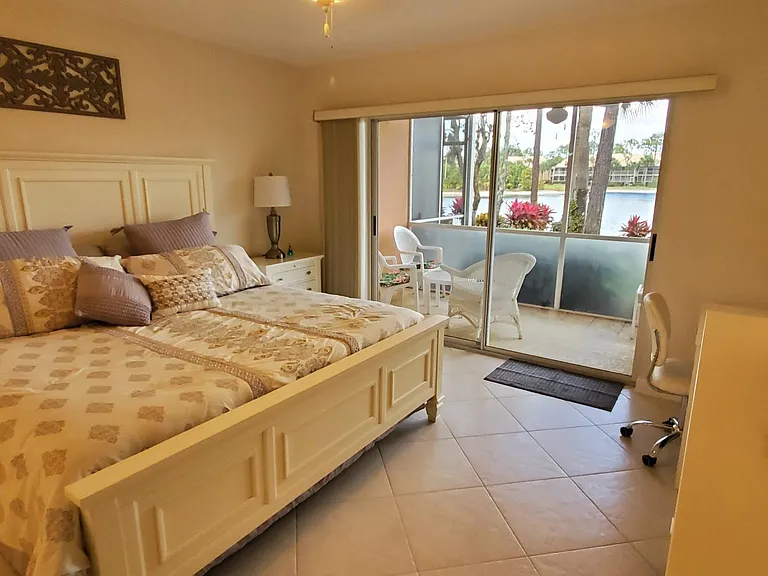 2300 Hidden Lake Dr #7 — Photo 14