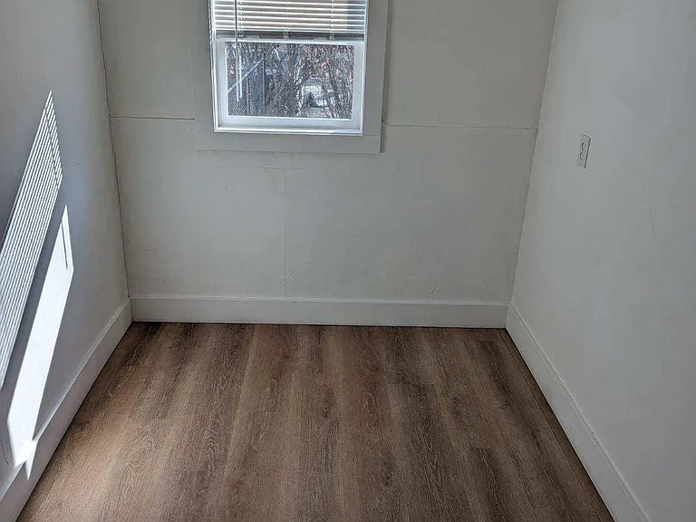 122 1/2 N 22nd St #1/2 — Photo 6