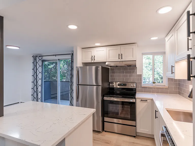 1149 Columbine St #201 — Photo 6