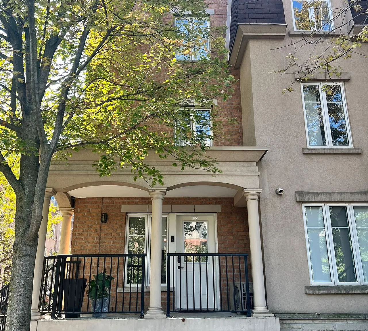 1 bed, $2,400 — Photo 1