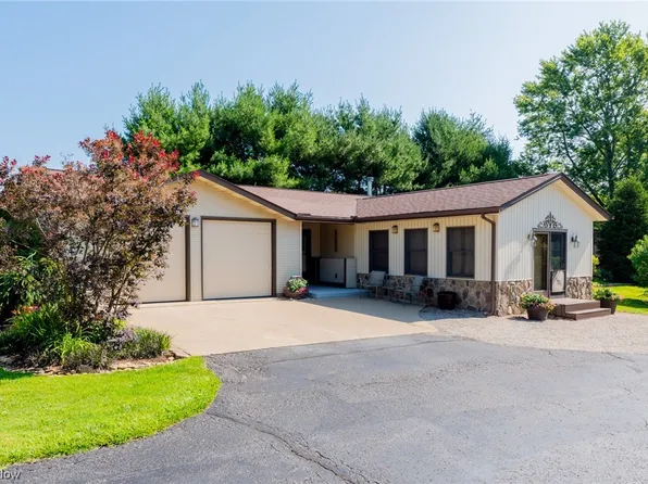 13501 Indian Hollow Rd, Grafton, OH 44044