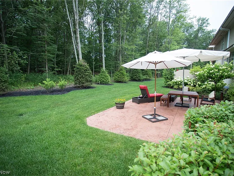 216 Ashbourne Dr — Photo 28