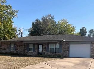 203 W 1st St, Newkirk, OK 74647