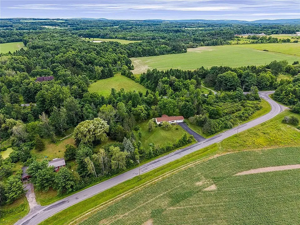 Cayuga View Rd