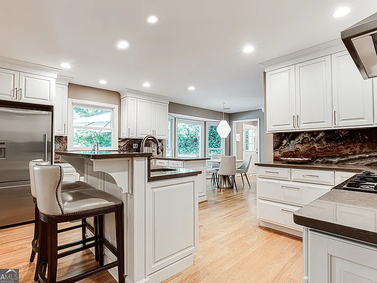 485 Riverside Pkwy — Photo 24