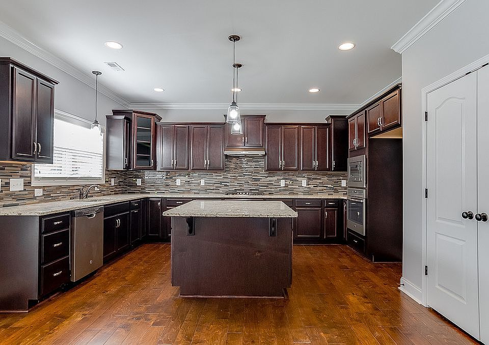 1st image of 5766 Highland Grove