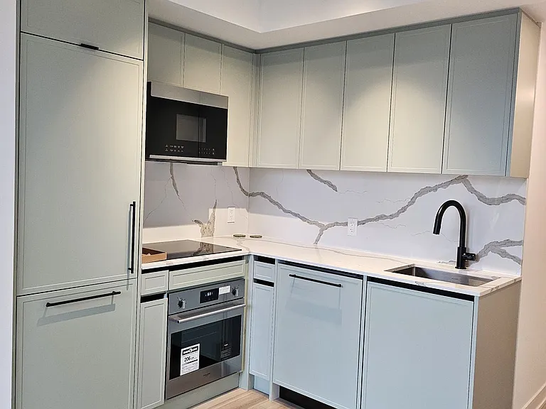 5 Lakeview Ave #207 — Photo 7
