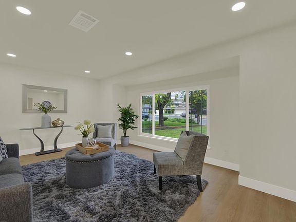 5th image of 413 Violet Court
