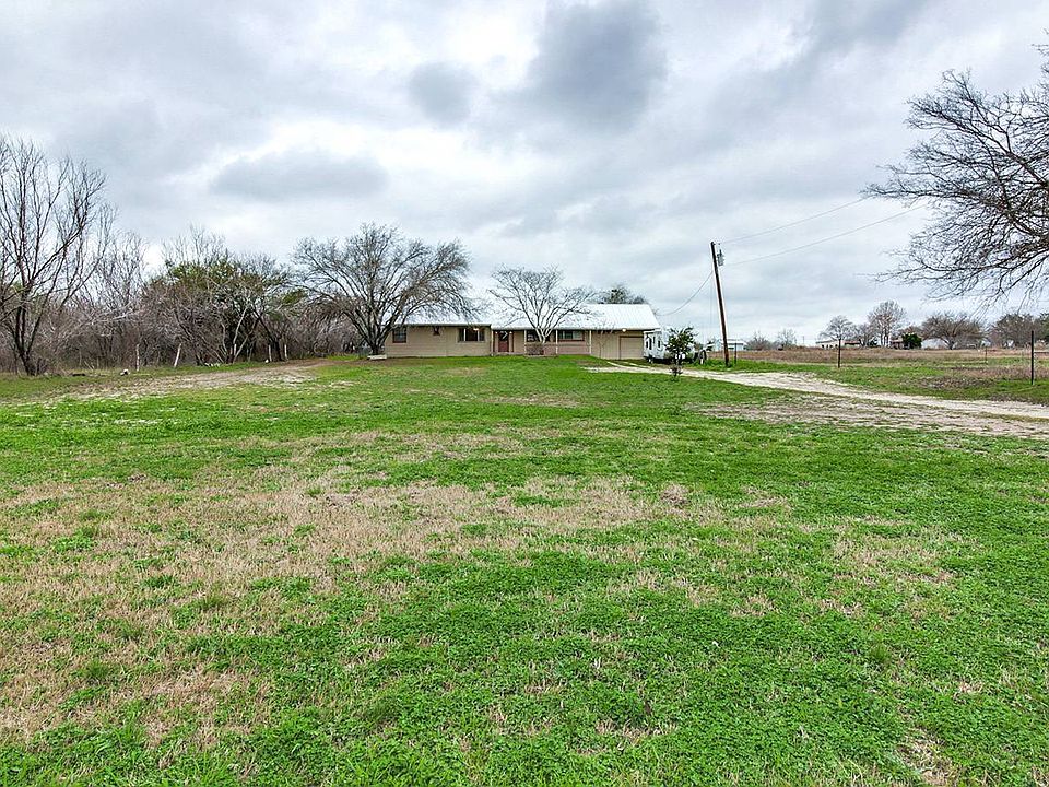 1st image of 19551 Fm 471 S