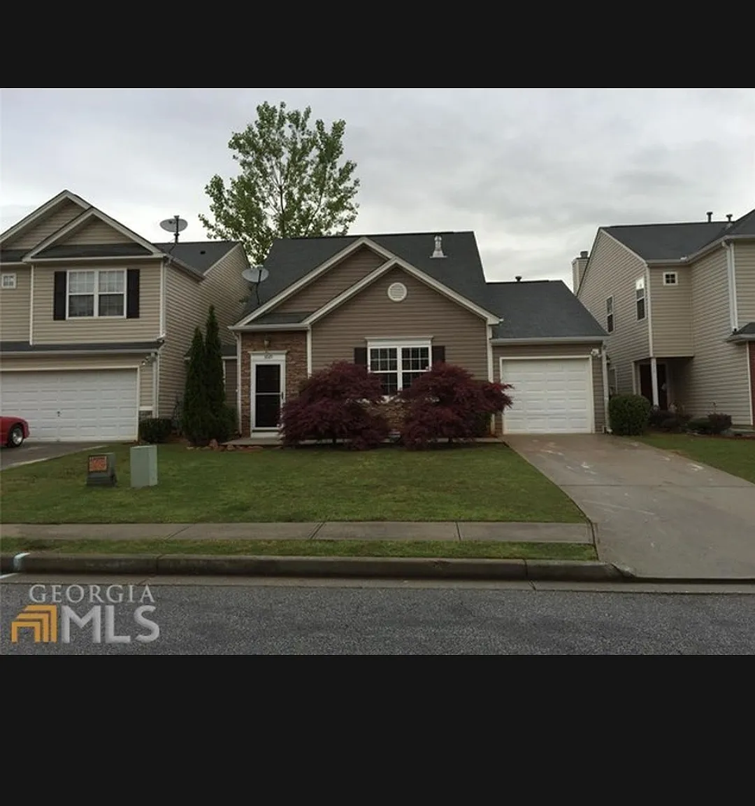 3 bed, 1375 sqft, $1,850 — Photo 1
