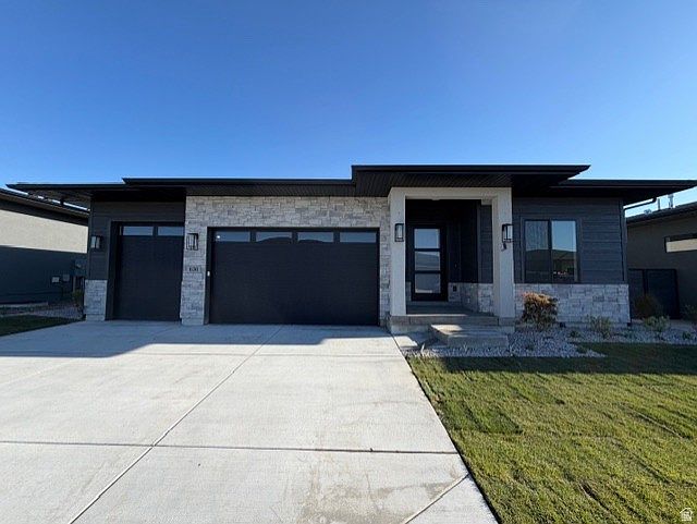 1st image of 636 E Vandalay Ln S