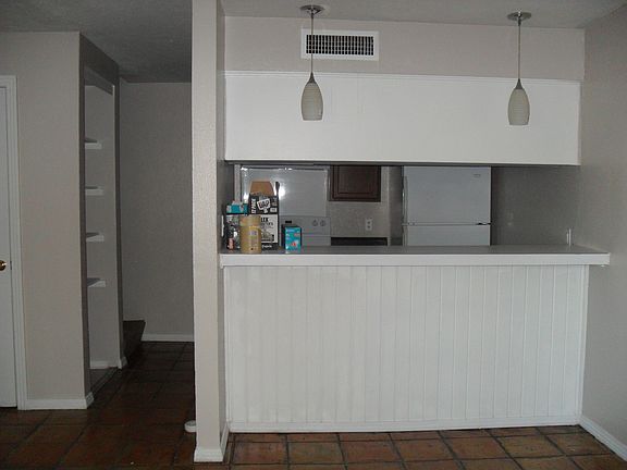 3rd image of 2710 Douglas Ave APT 105