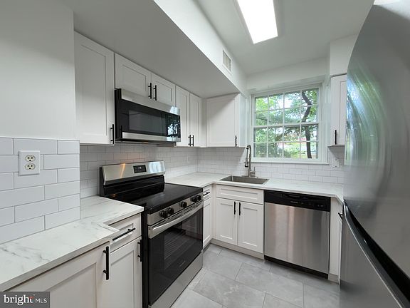 3rd image of 3801 Newark St NW APT A427