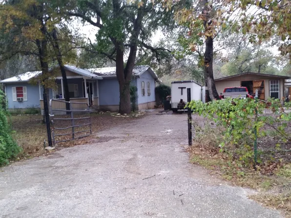 23026 Sandy Forest Dr, Elmendorf, TX 78112