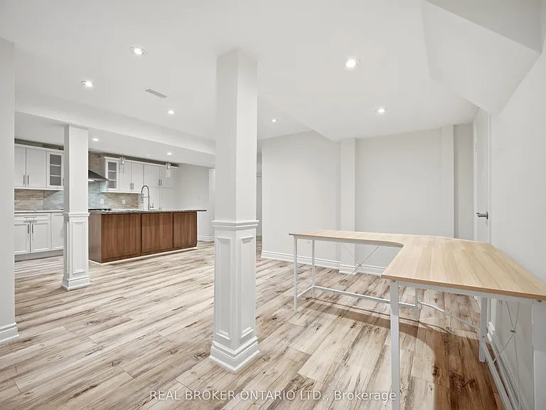 3277 Paul Henderson Dr — Photo 16