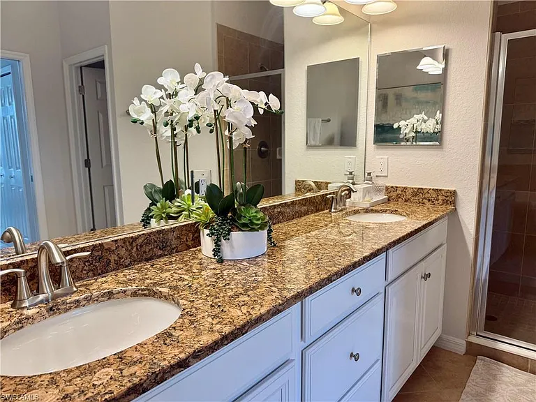 9498 Napoli Ln #201 — Photo 37