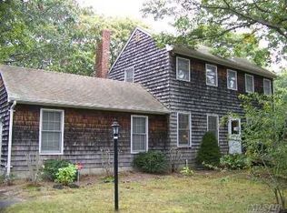 20 Eisenhower Dr, East Quogue, NY 11942